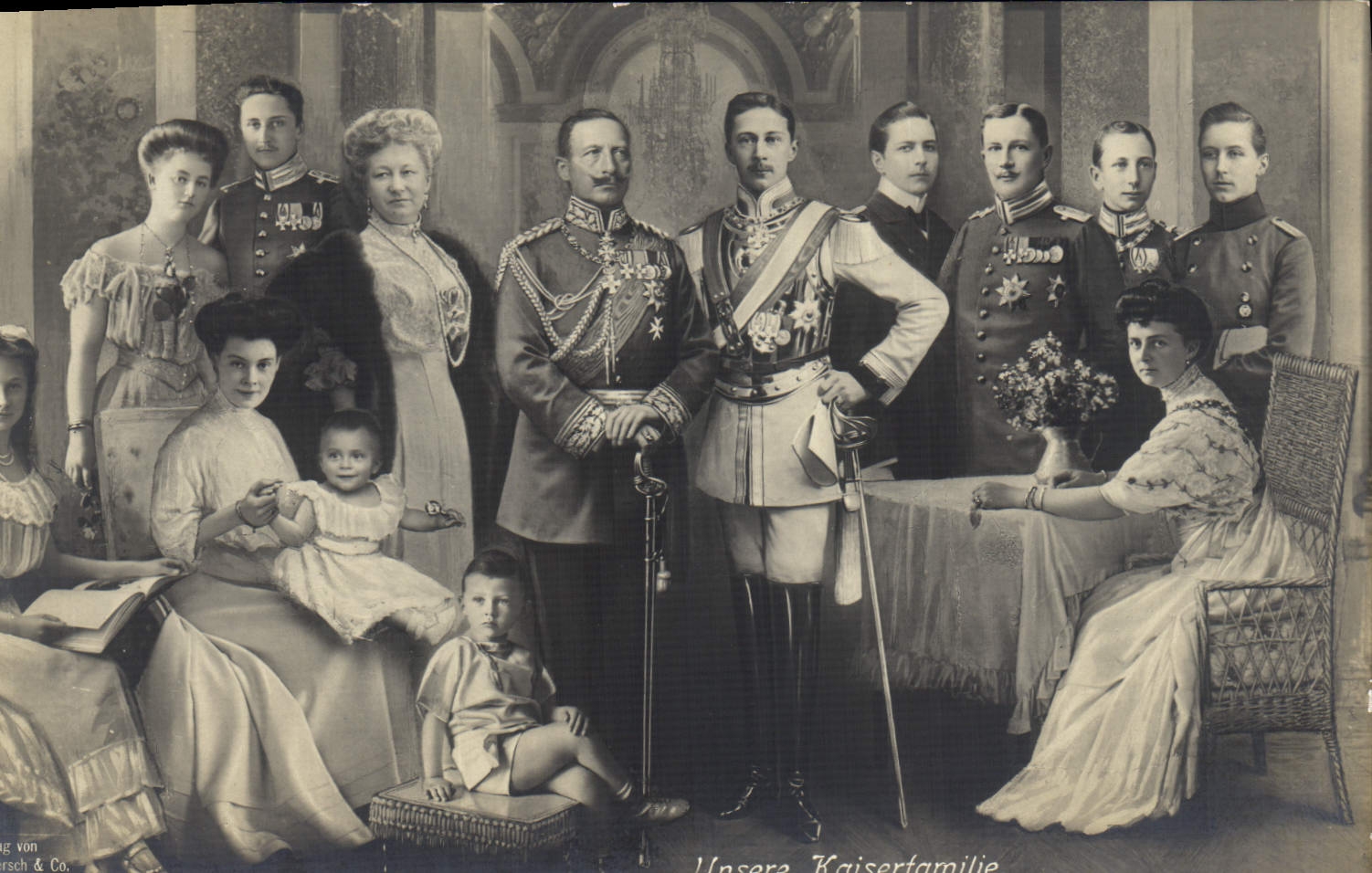 Famille impériale russe — photographie de groupe — éditeur von Schersch & Co.