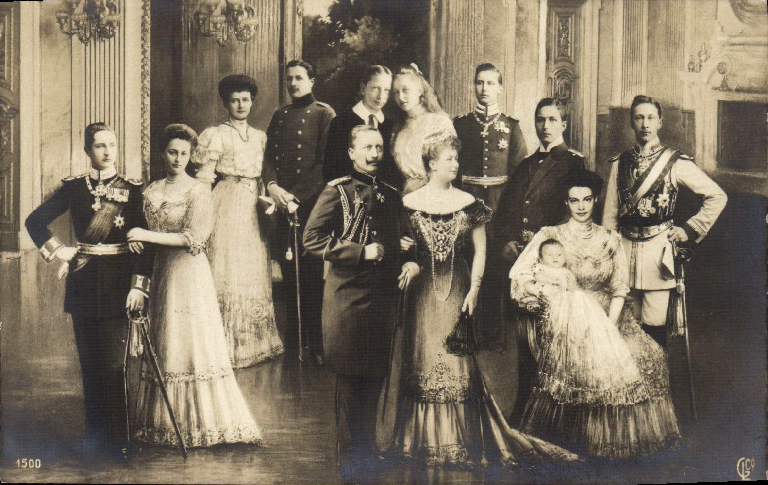 Famille impériale russe — portrait officiel — éditeur C.G. n°1500