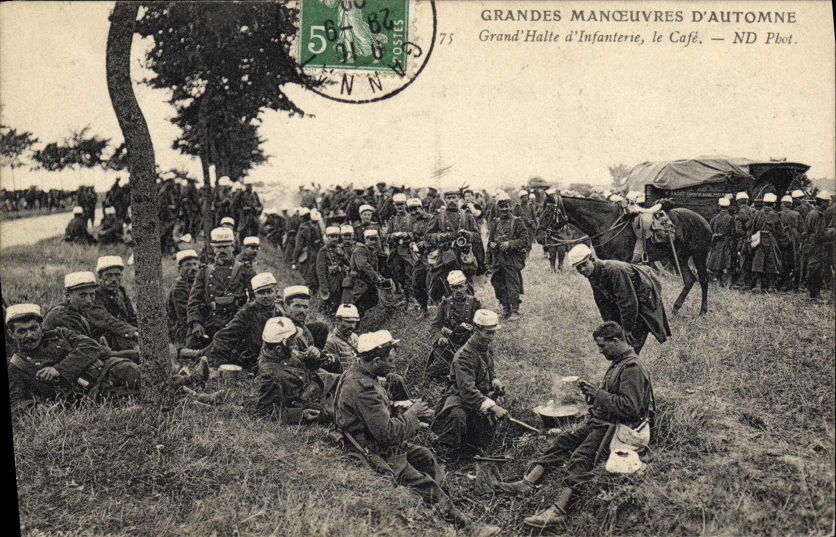CPA Militaria Grandes manoeuvres d'automne Grand Halte d'infanterie Le Cafe