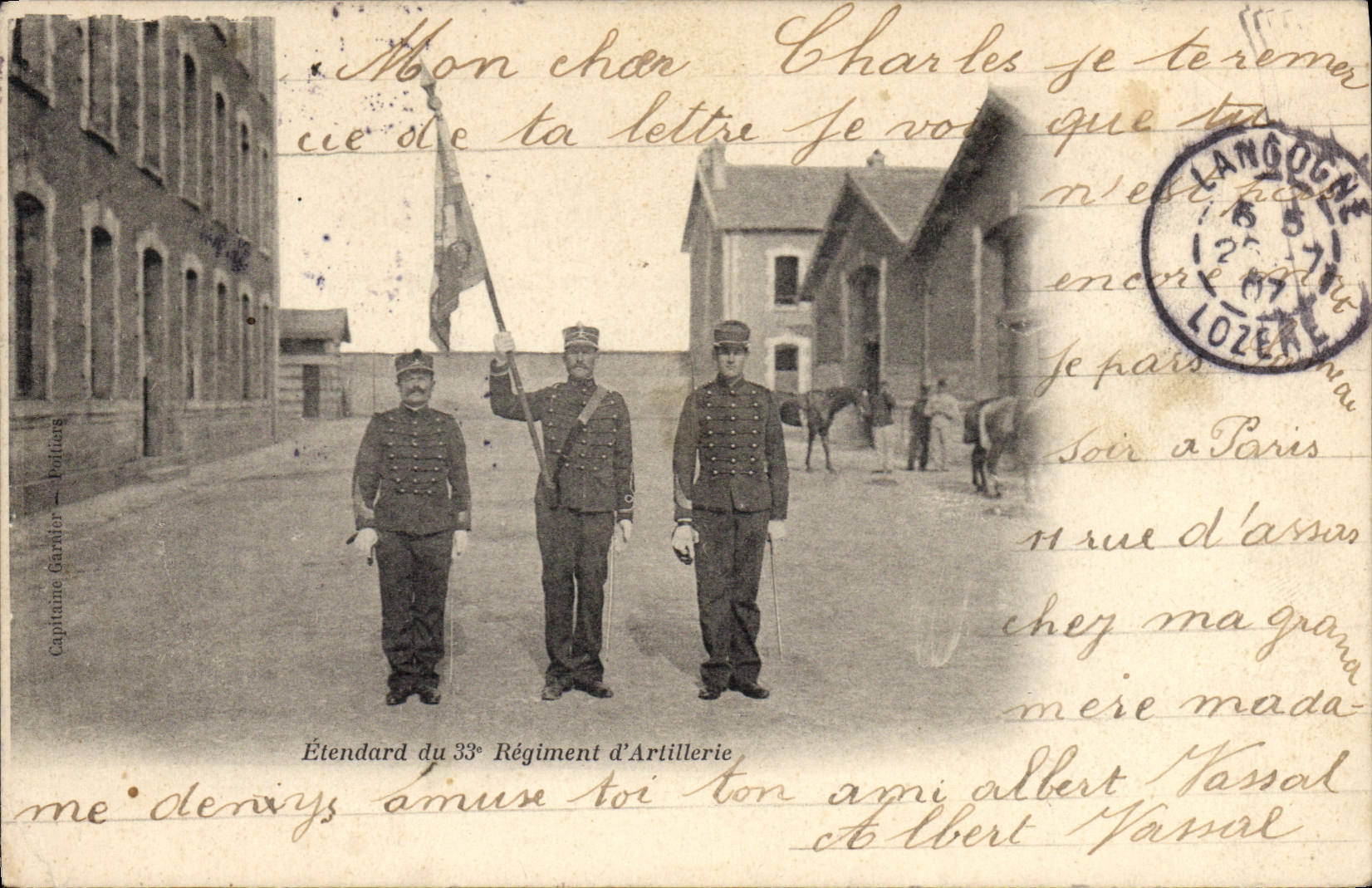CPA Militaria Etendard du 33eme regiment d'artillerie 