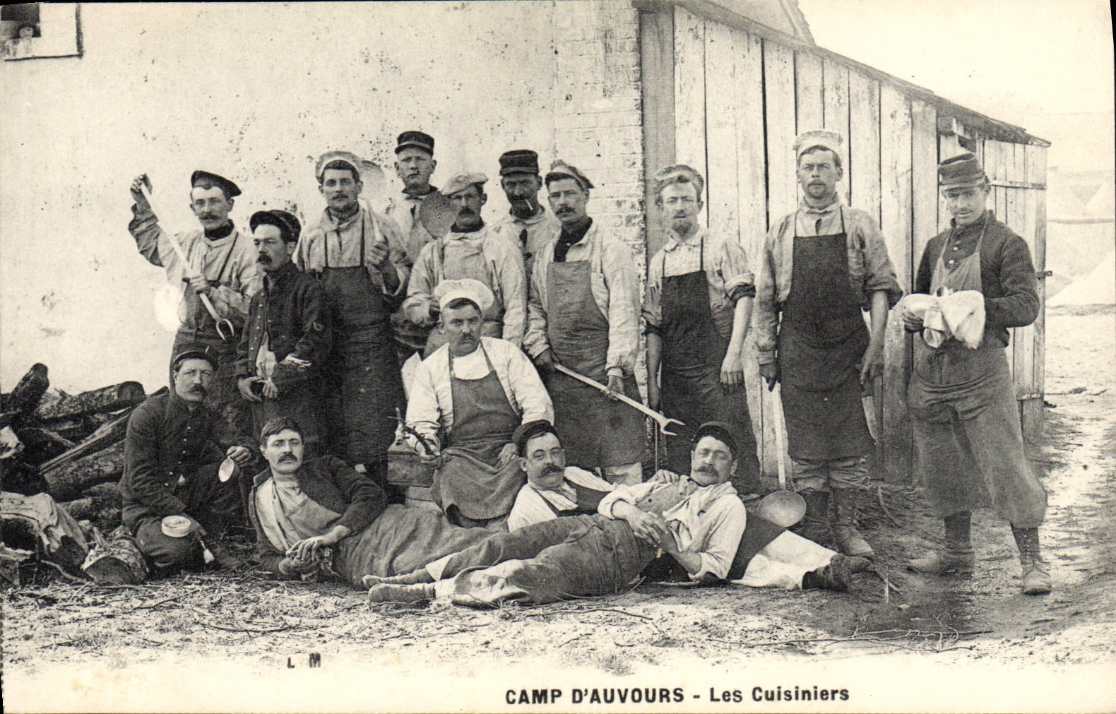 CPA Militaria Camp d'Auvours Les cuisiniers