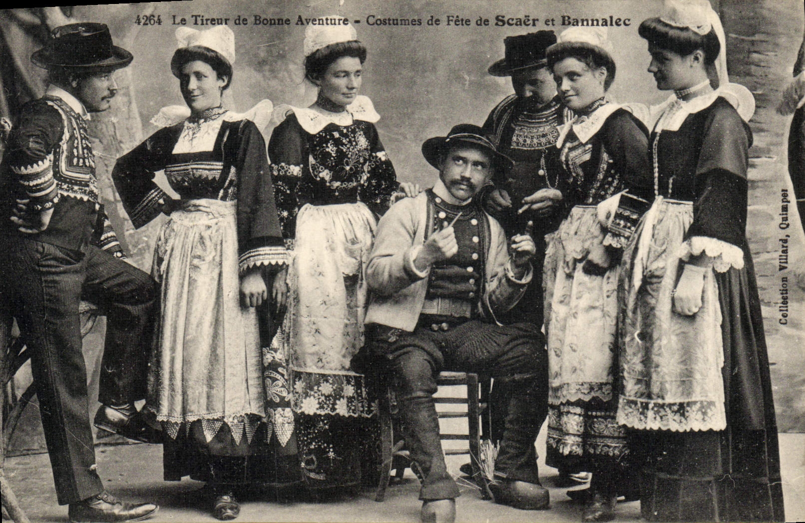 CPA Cartomancie Voyance Folklore Le tireur de Bonne aventure Costumes de fete de Scaer et Bannalec 