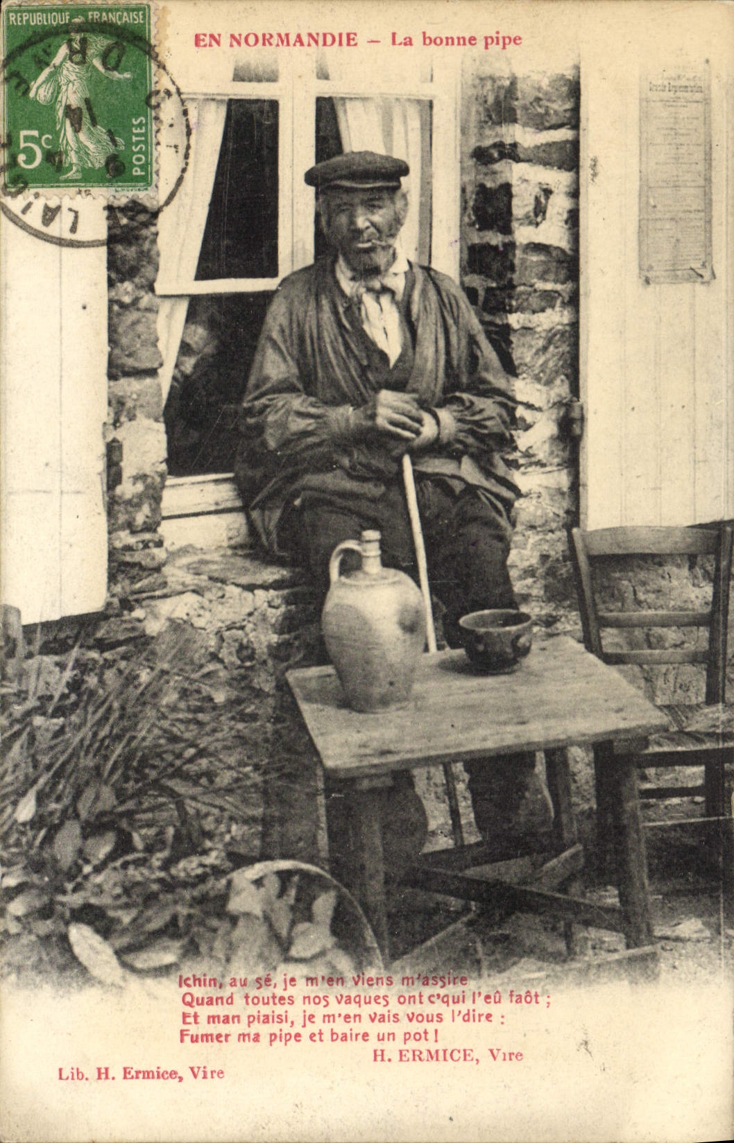 CPA Folklore Normandie La bonne pipe Tabac 