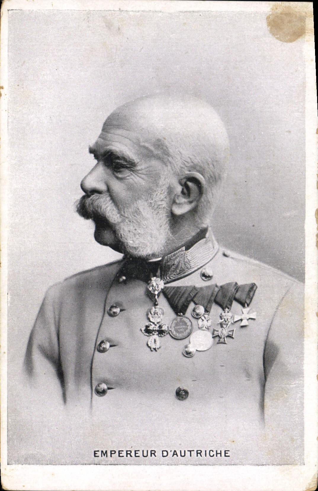 Empereur d'Autriche — portrait en uniforme orné de décorations — sans éditeur ni numéro visible
