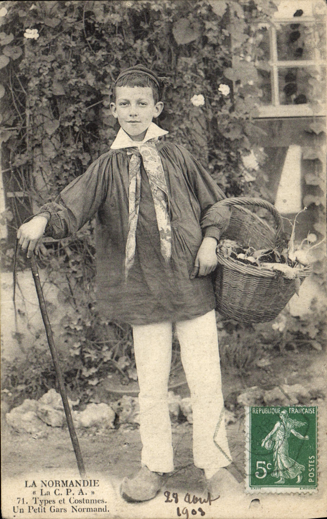 CPA Folklore Normandie Un petit gars Normand
