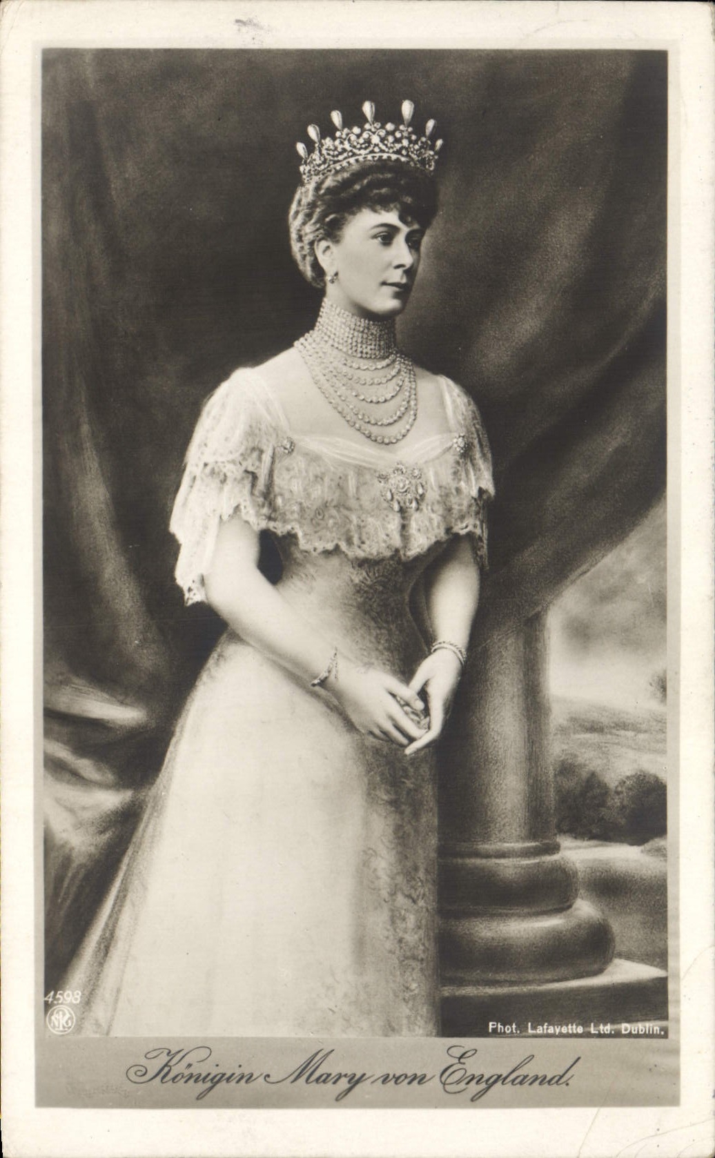 CPA Konigin Mary von England 