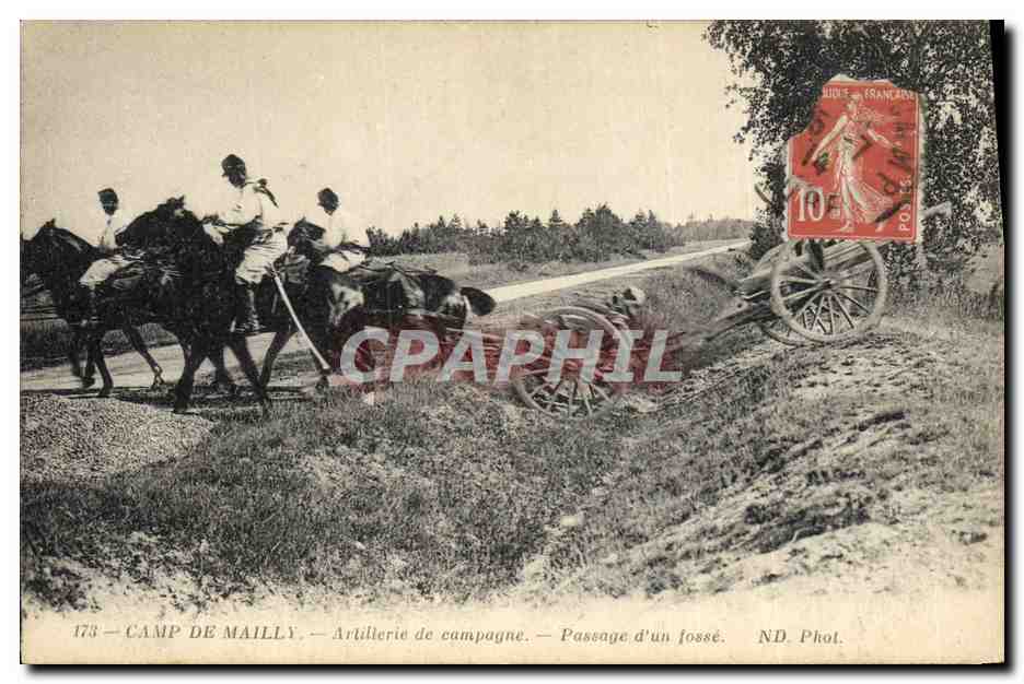 Camp de Mailly — Artillerie de campagne — Passage d'un fossé — ND. Phot.