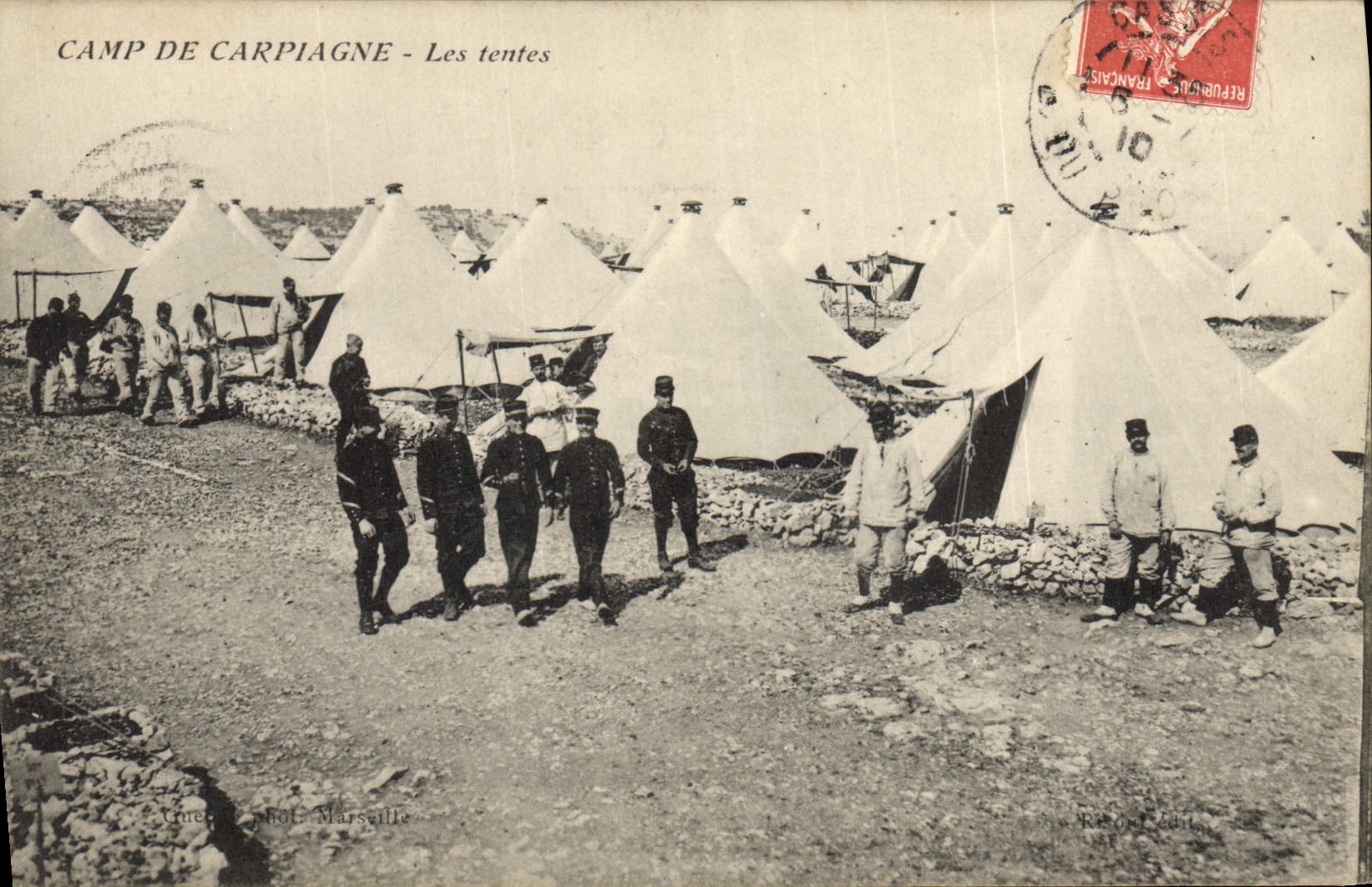 CPA Militaria Camp de Carpiagne Les tentes 