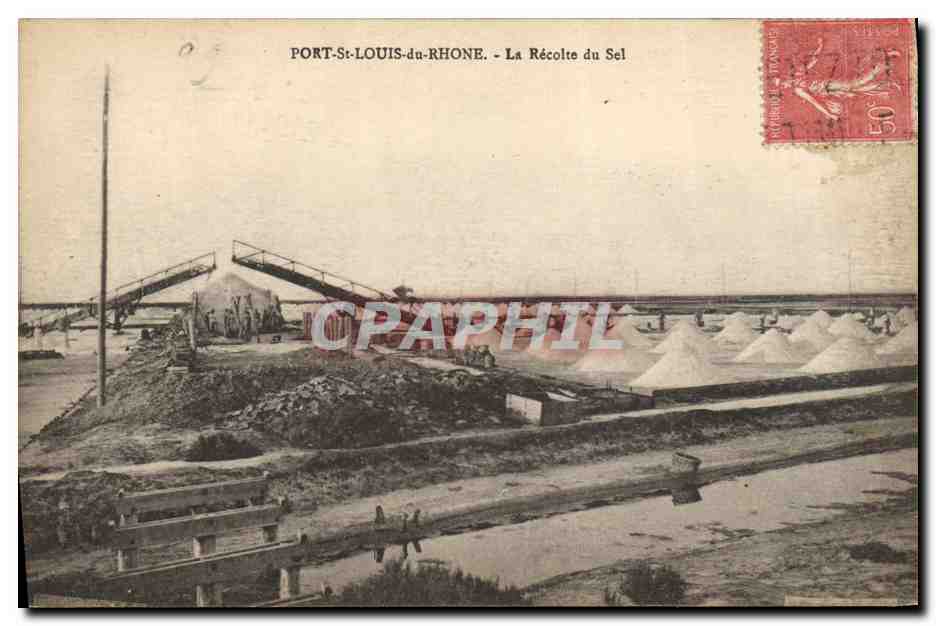 CPA Folklore Marais Salants Port St Louis du Rhone La recolte de sel