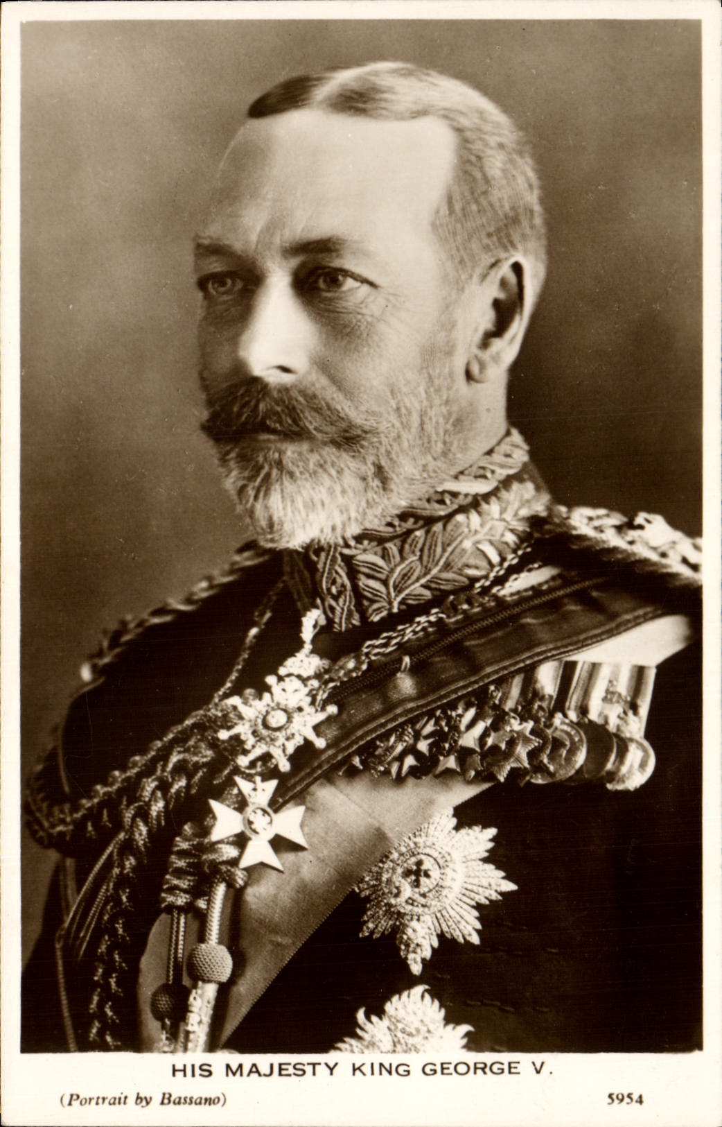 Portrait de S.M. le Roi George V — (Portrait by Bassano) — n° 5954
