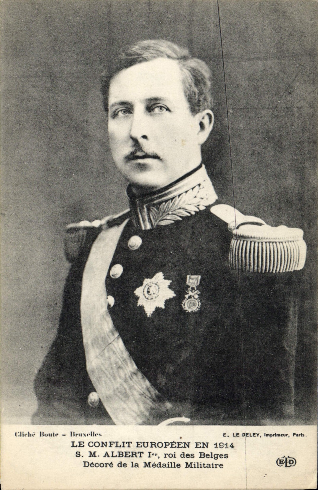 S.M. Albert Ier, roi des Belges — Décoré de la Médaille Militaire en 1914 — E. Le Deley, Imprimeur, Paris