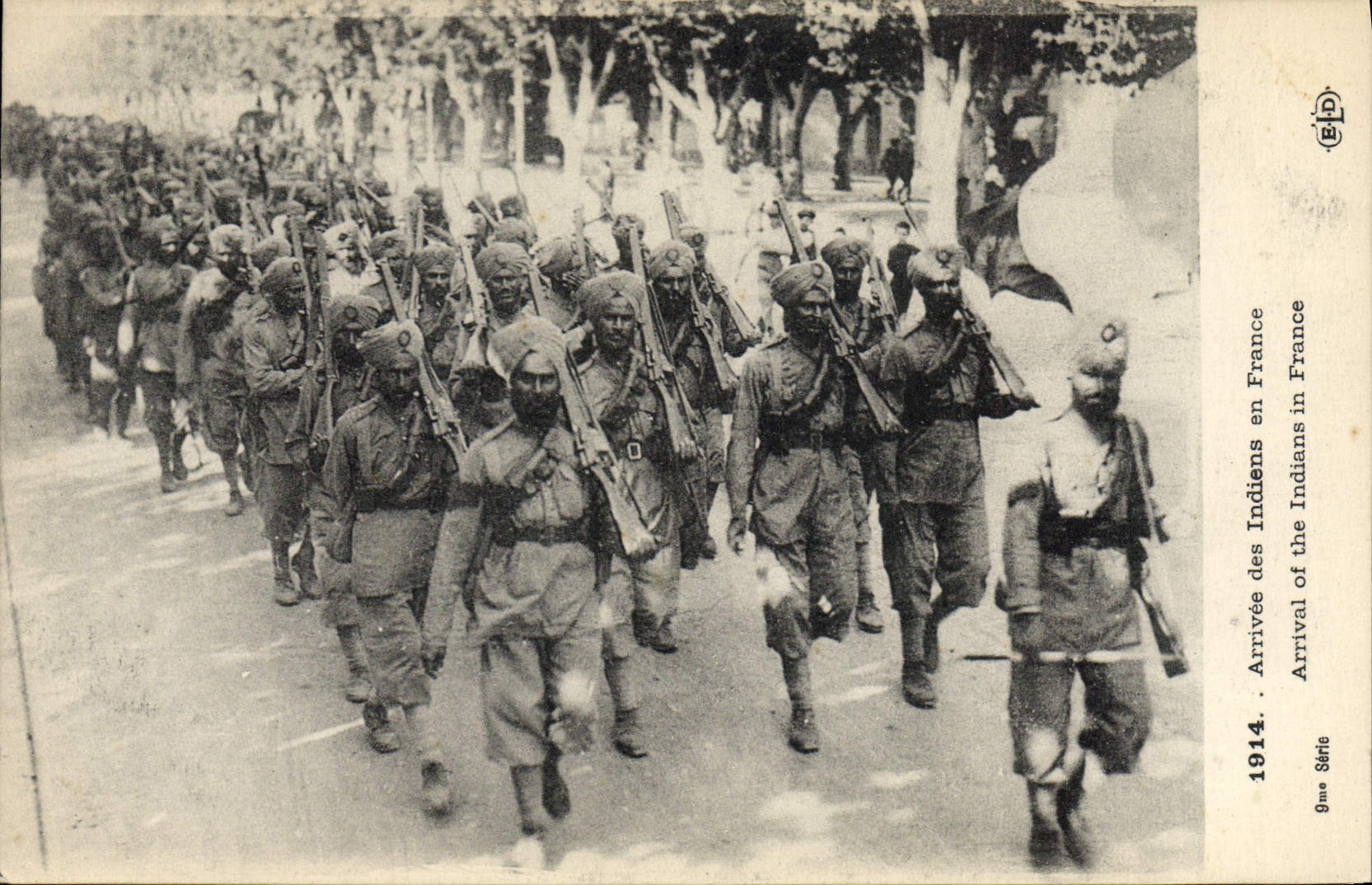 CPA Militaria Arrivee des Indiens en France 