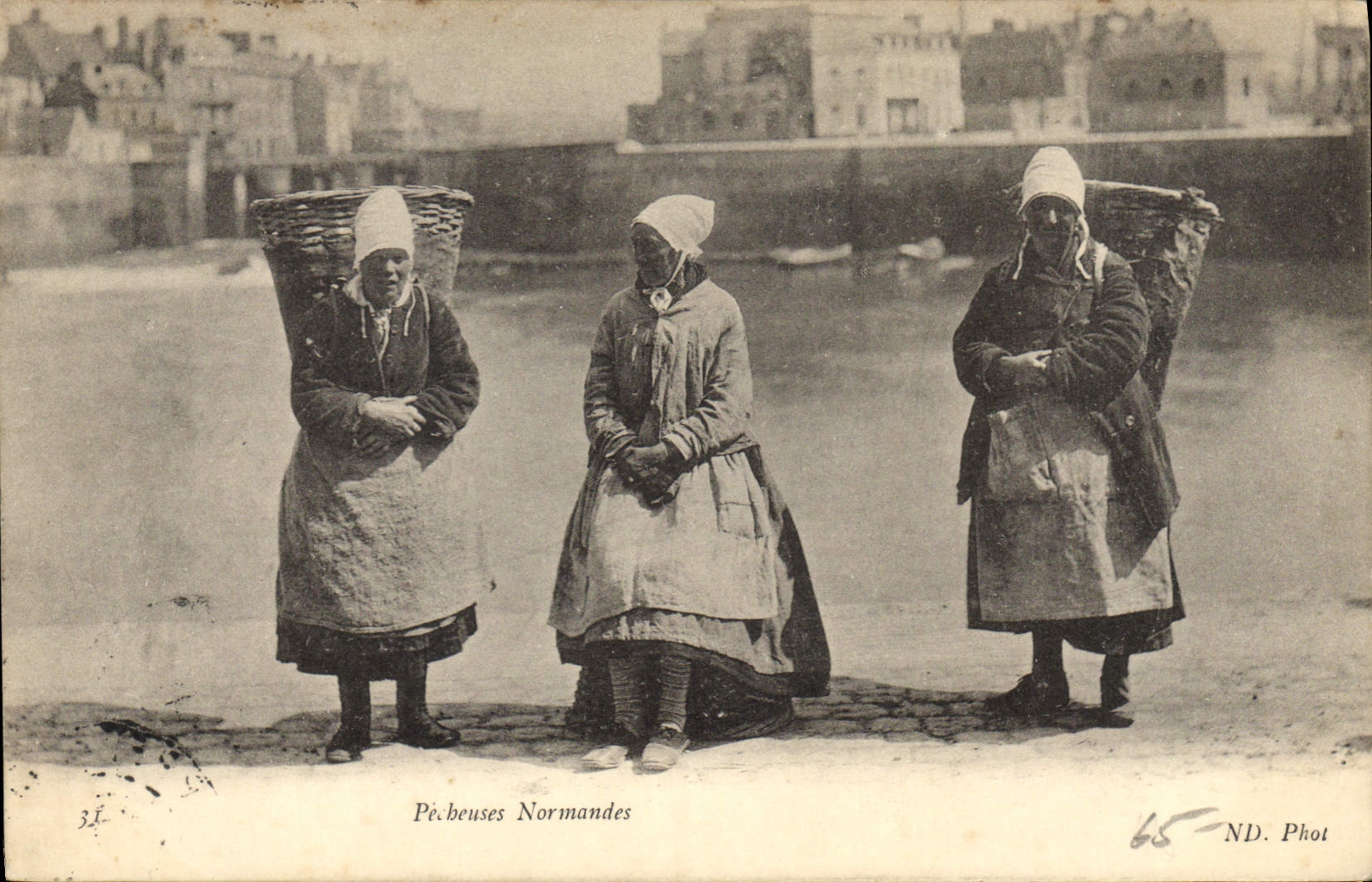Pêcheuses Normandes — ND. Phot — n°65