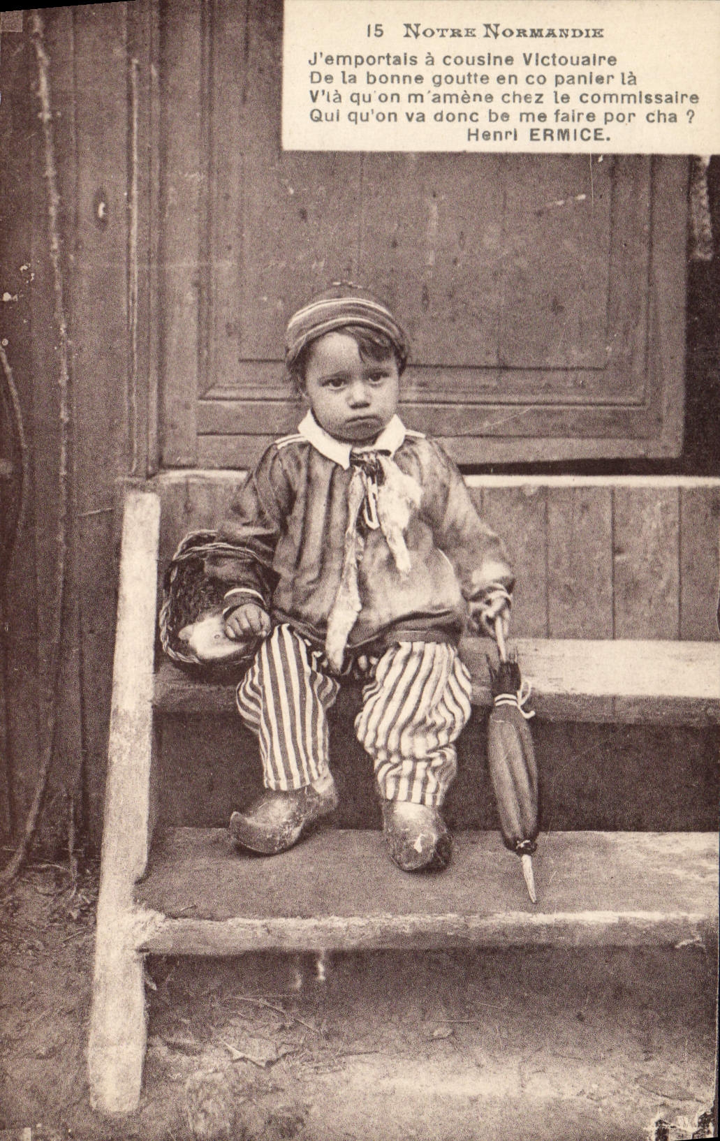 CPA Folklore Normandie Enfant 