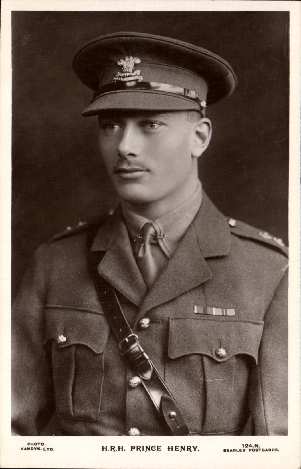 H.R.H. Prince Henry — en uniforme militaire — Beagles Postcards n°124.N