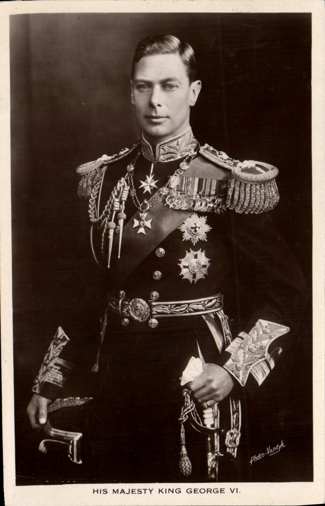 Son Altesse Royale le Roi George VI — Photo Vanddyk — British Manufacture