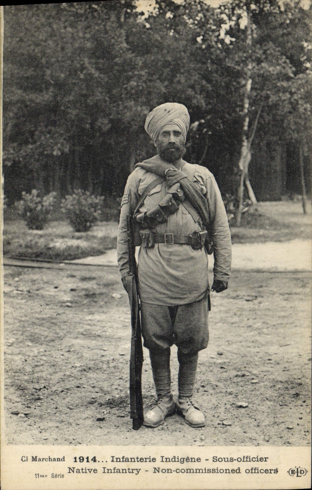 CPA Militaria Infanterie indigene Sous officier Inde