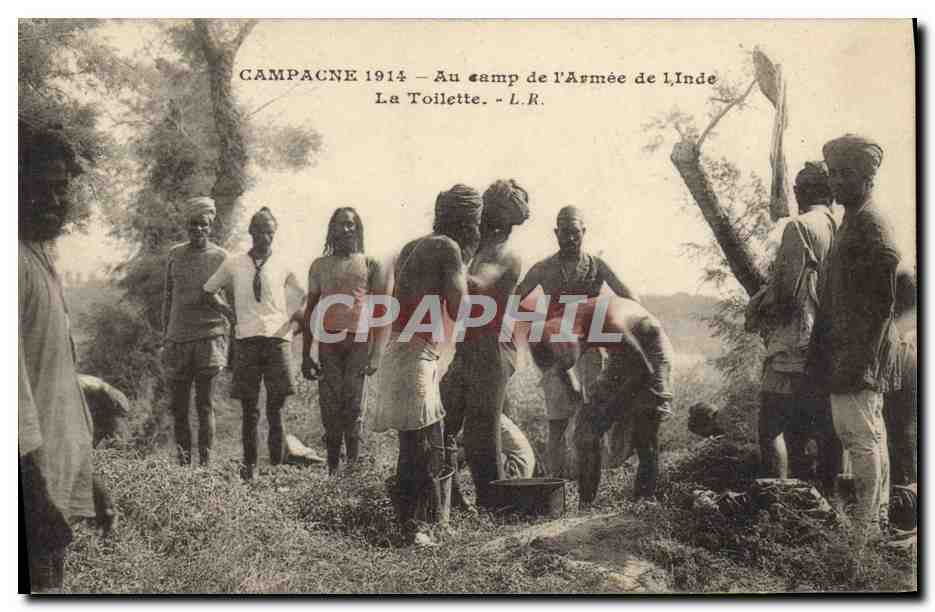 CPA Militaria Au camp de l'armee de l'Inde La toilette