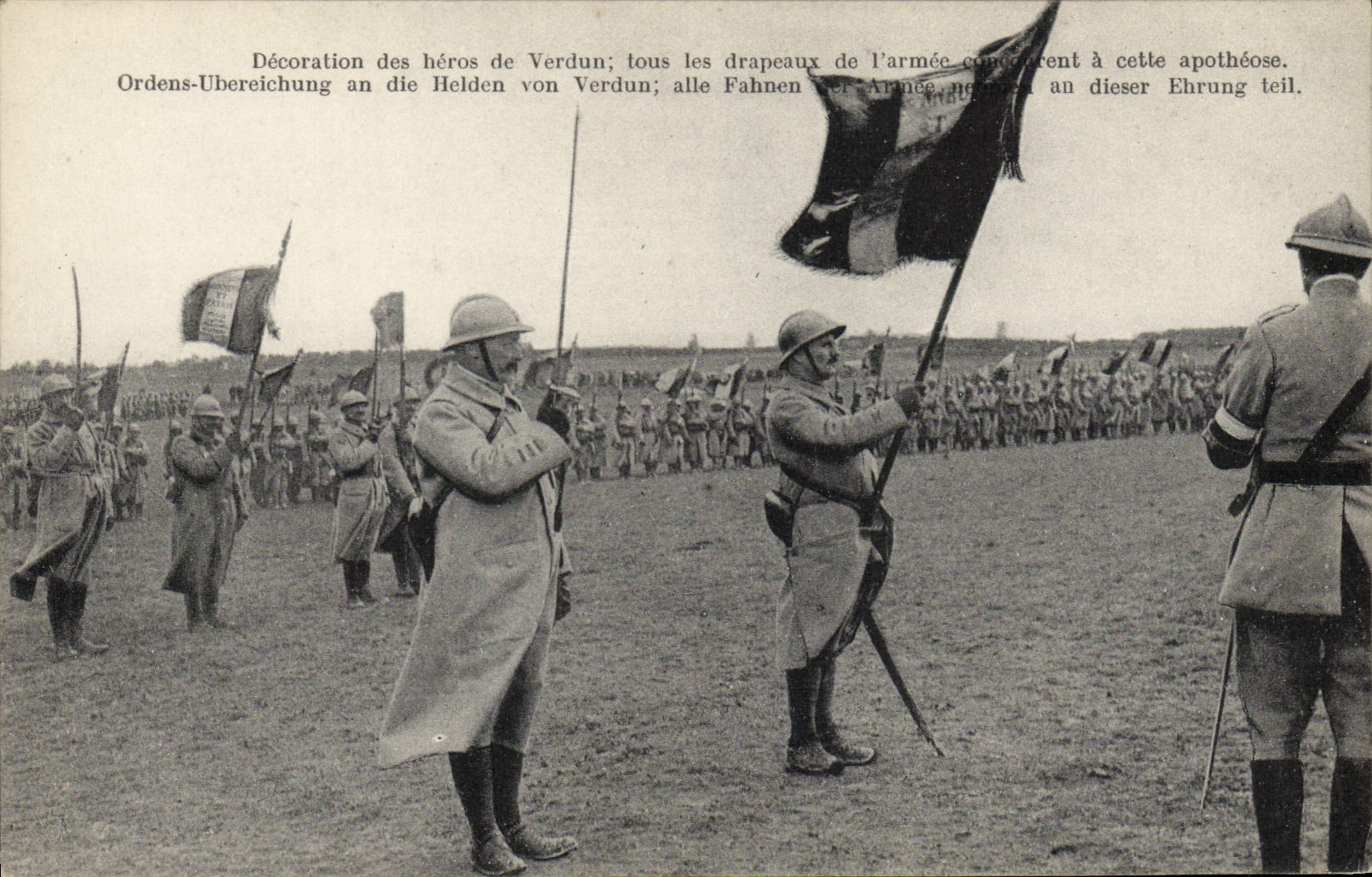 CPA Militaria Decoration des feros de Verdun