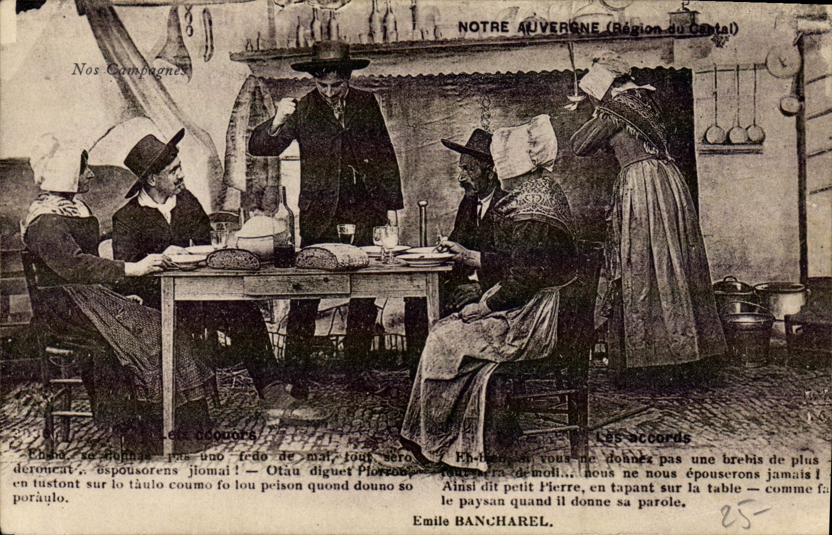 CPA Folklore Auvergne LEs accords