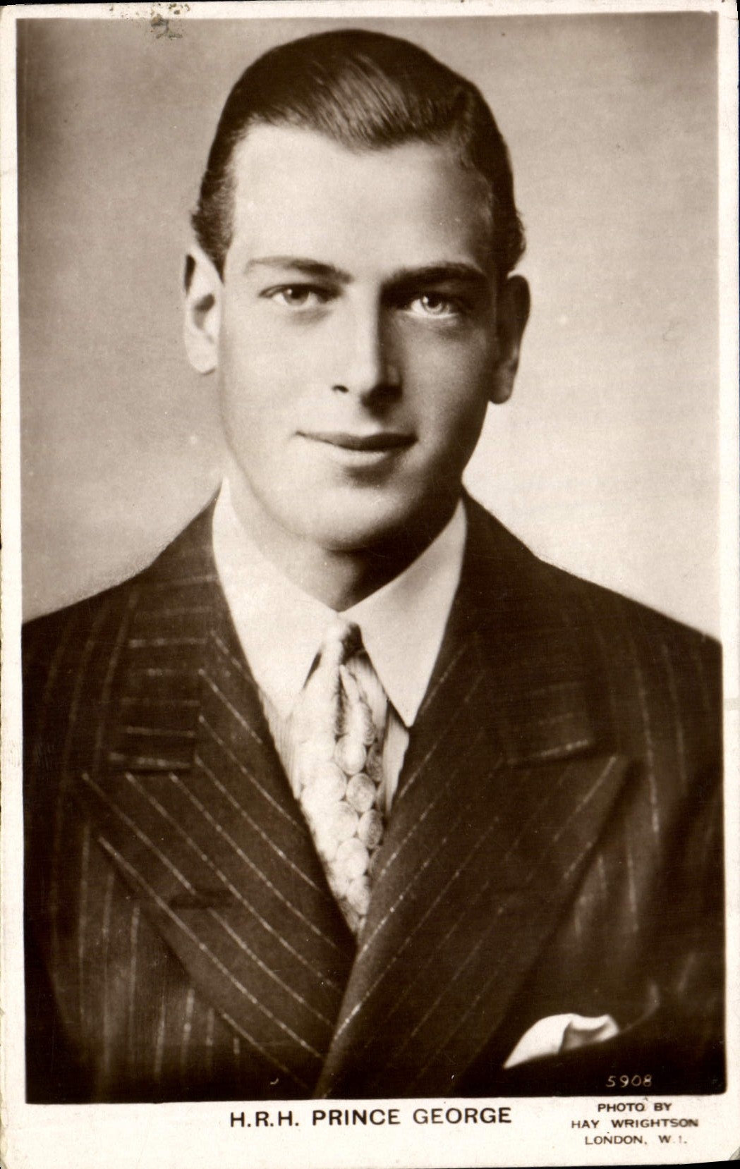 H.R.H. Prince George — portrait officiel — Hay Wrightson, Londres