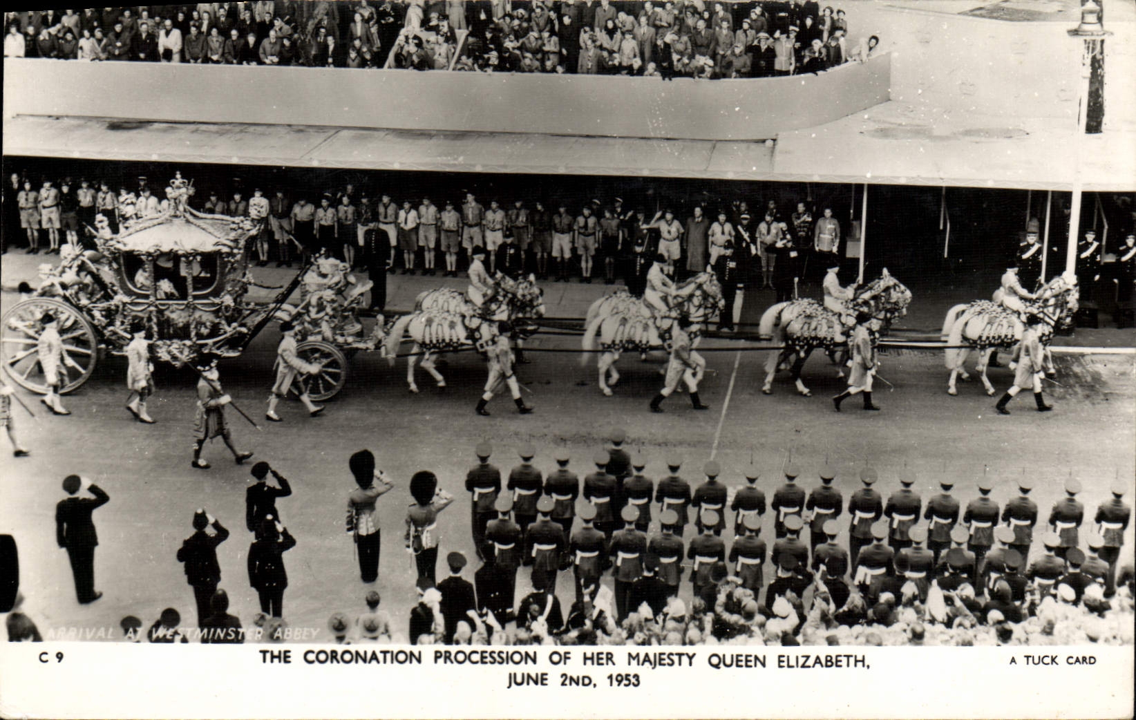 Arrivée à Westminster Abbey — Procession de la couronne de Sa Majesté la Reine Elizabeth — Tuck Card C9