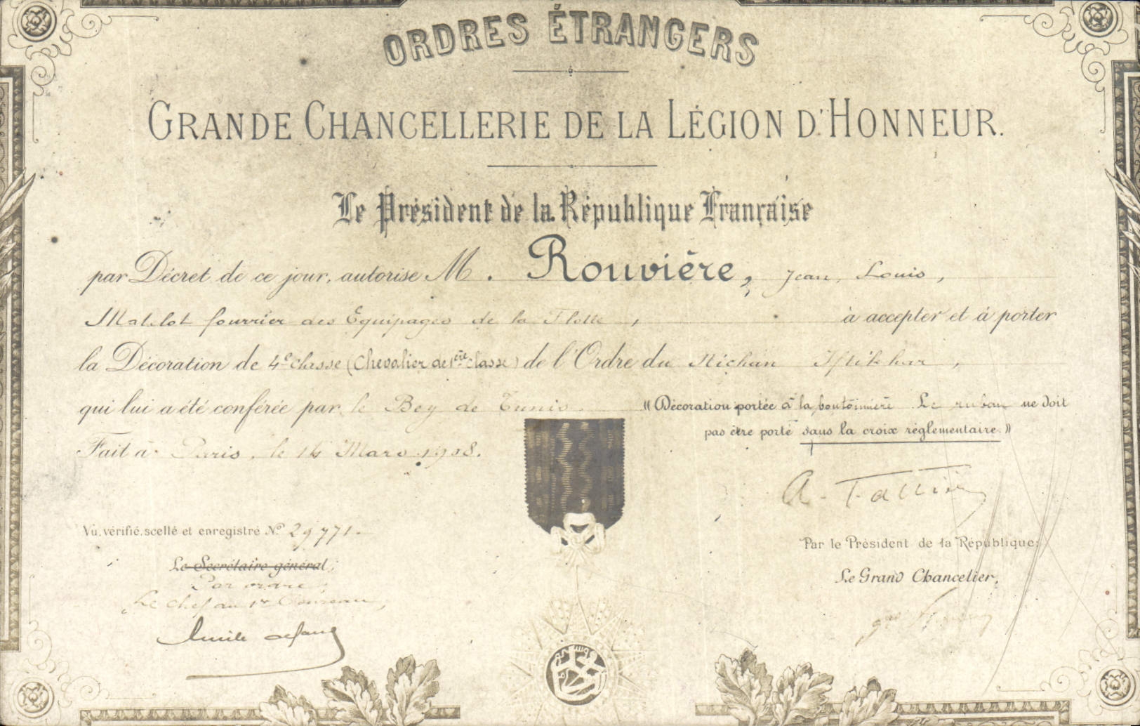 Décoration de la Légion d'Honneur — Grande Chancellerie de la Légion d'Honneur — éditeur non visible