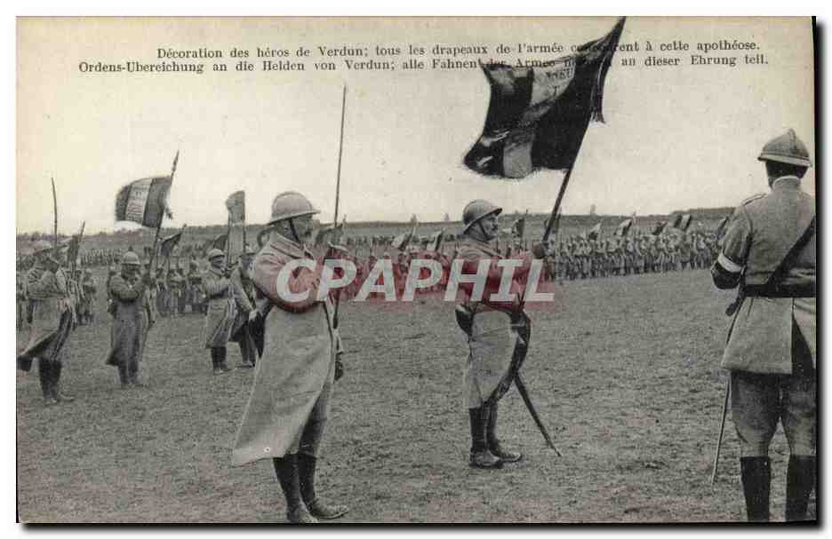 Décoration des héros de Verdun — tous les drapeaux de l'armée concourent à cette apolhéeose — sans éditeur ni numéro visible