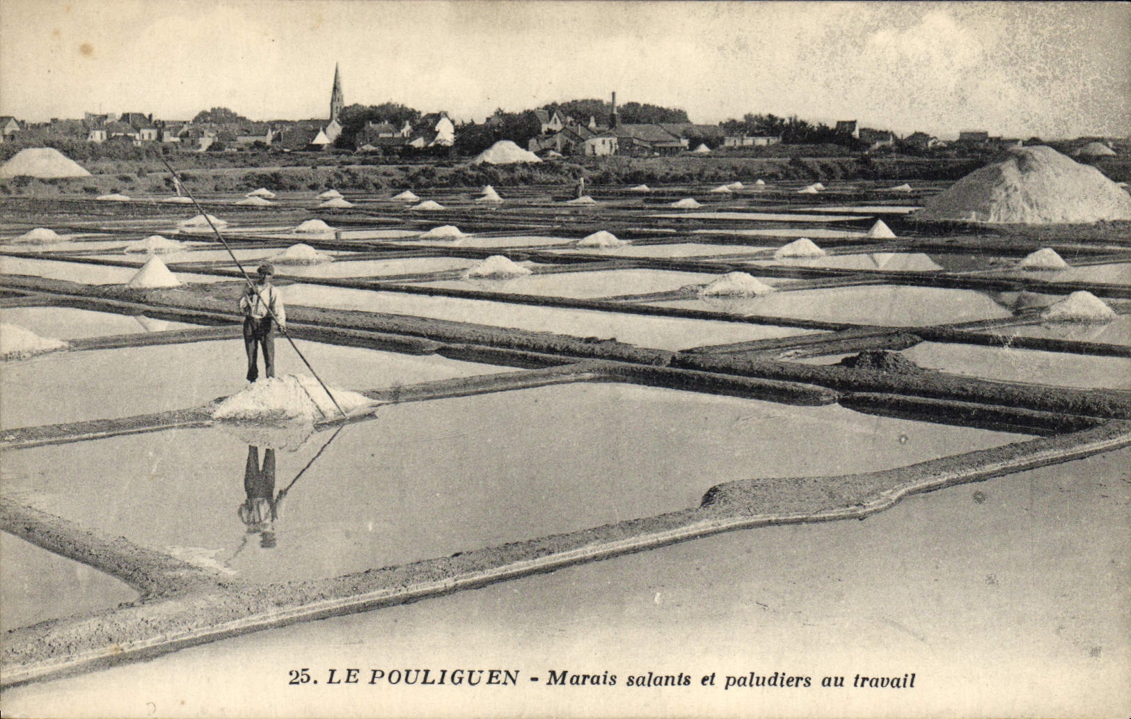 Le Pouliguen - Marais salants et paludiers au travail — G. Artaud, éditeur, Nantes