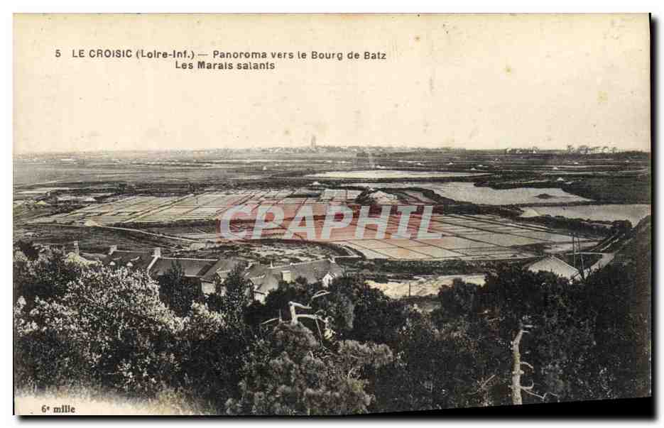 CPA Folklore Marais Salants Le Croisic Panorama vers le Bourg de Batz