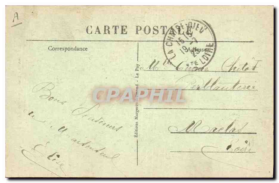 CPA Folklore La paysanne a la coiffe auvergnate — Verso
