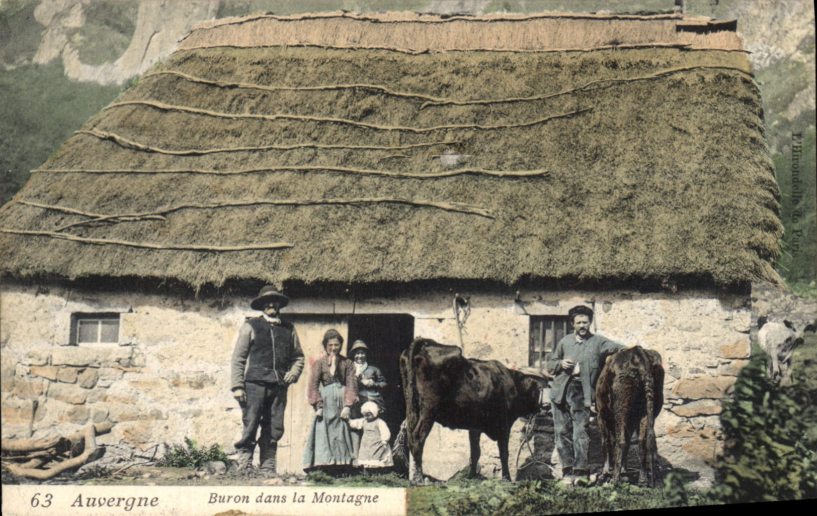 CPA Folklore Auvergne Buron dans la montagne