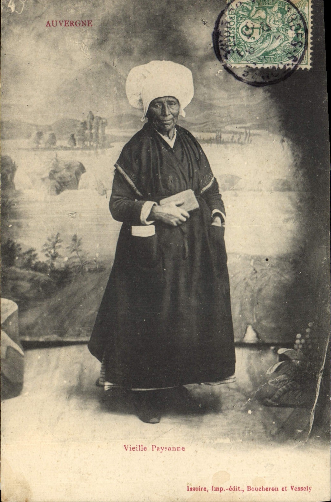 CPA Folklore Auvergne Vieille paysanne