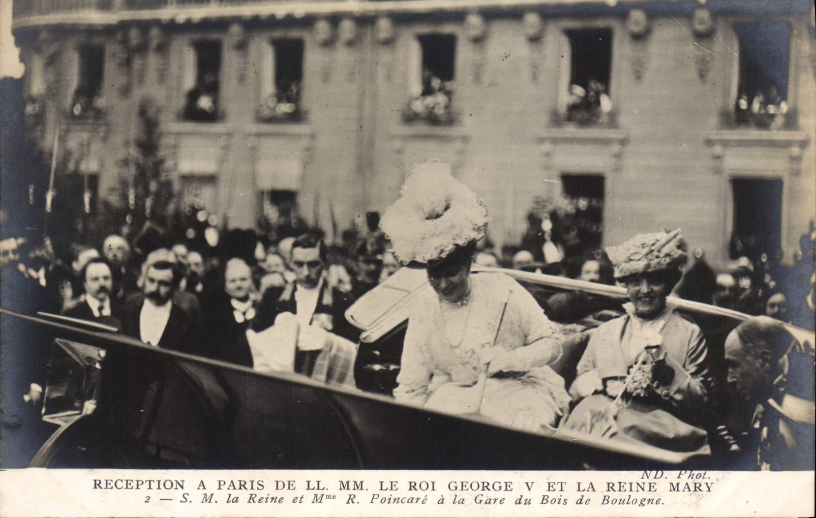 Reception à Paris de LL. MM. Le Roi George V et la Reine Mary — S.M. la Reine et Mme R. Poincaré à la Gare du Bois de Boulogne — ND. Phot.