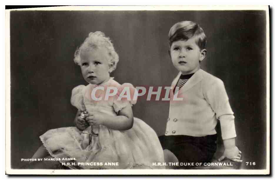 H.R.H. Princess Anne et H.R.H. le Duc de Cornouailles — Photos by Marcus Adams, n°716