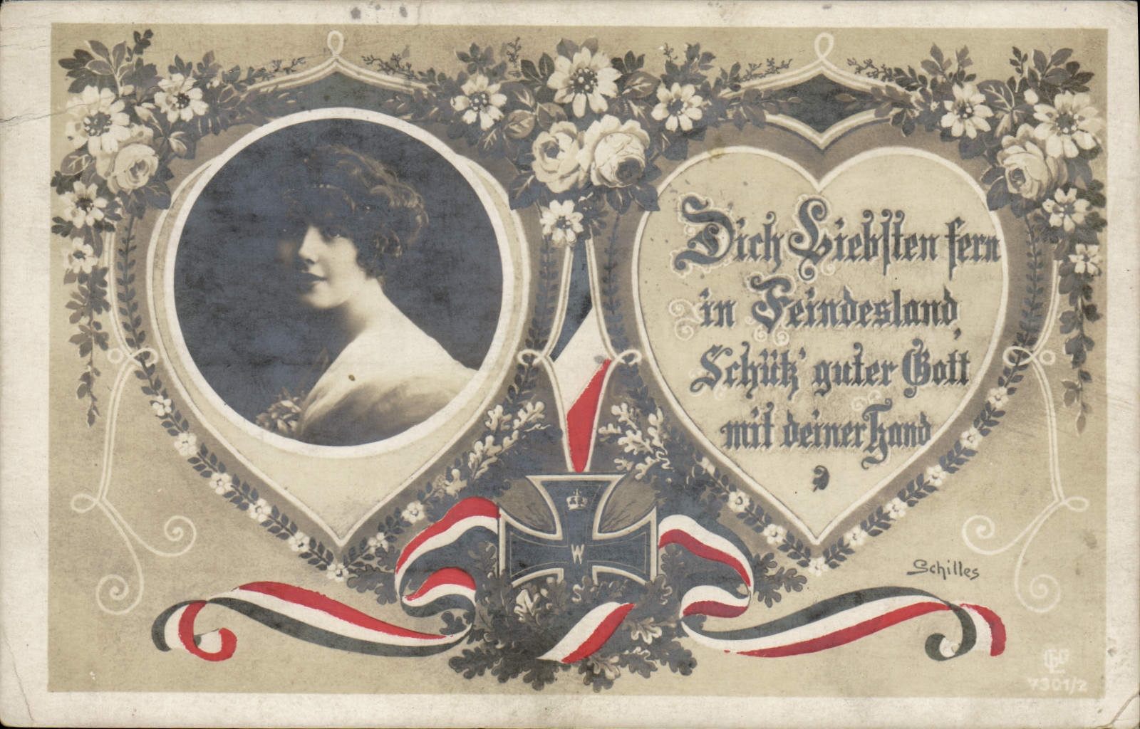CPA Militaria Medaille FEmme