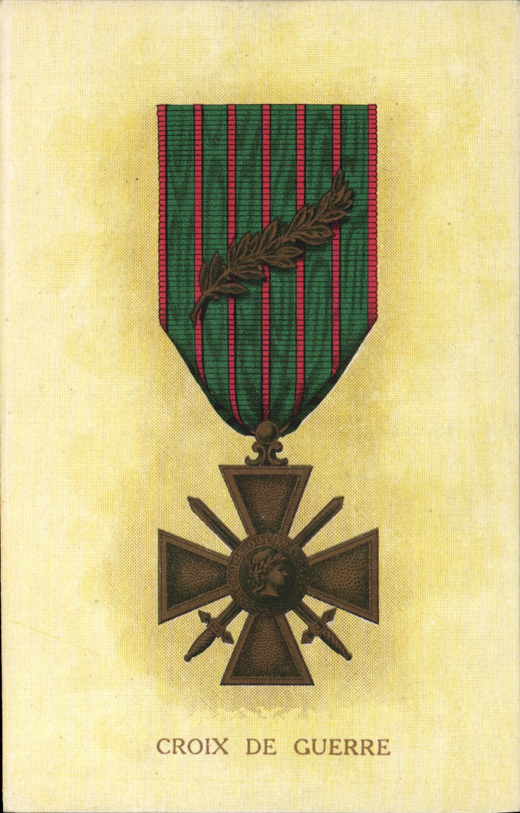 CPA Militaria Medaille Croix de guerre