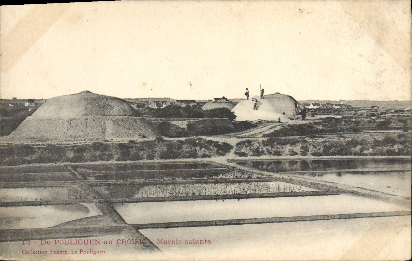 CPA Folklore Marais salants Du Pouliguen au Croisic 