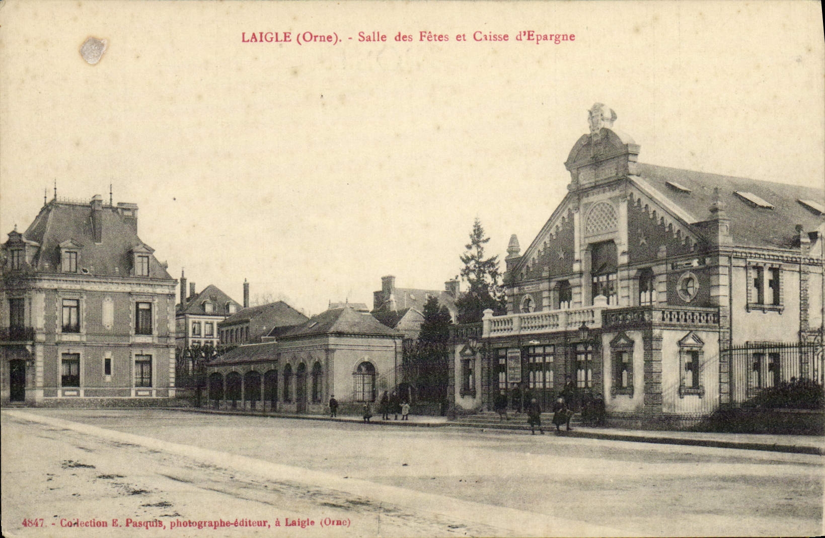 CPA Banque Laigle Salle des fetes et Caisse d'Epargne 