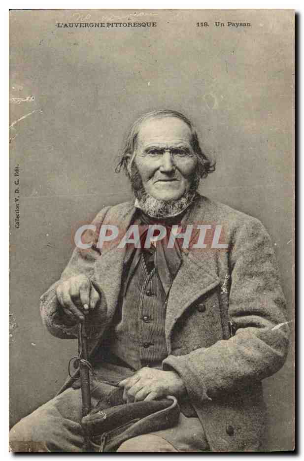 CPA Folklore Auvergne Un paysan
