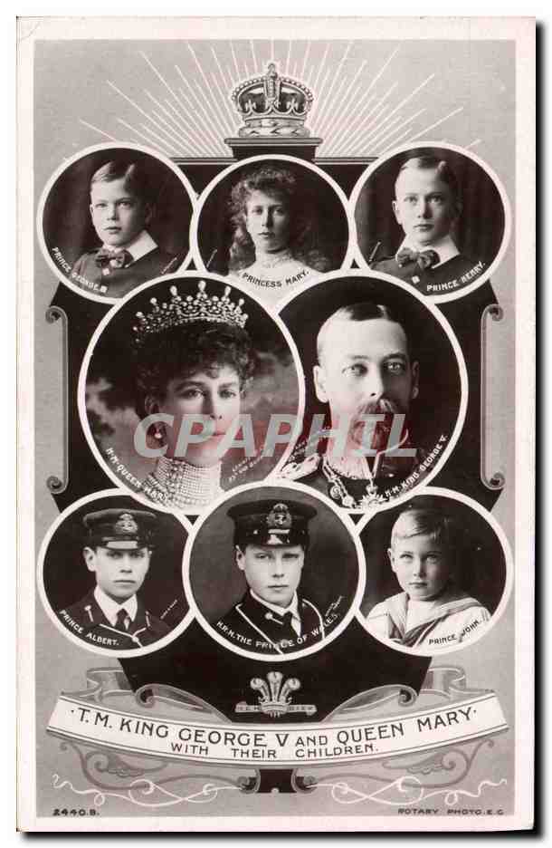 T.M. King George V and Queen Mary with their children — Rotary Photo. E.C. — n° 2440.B