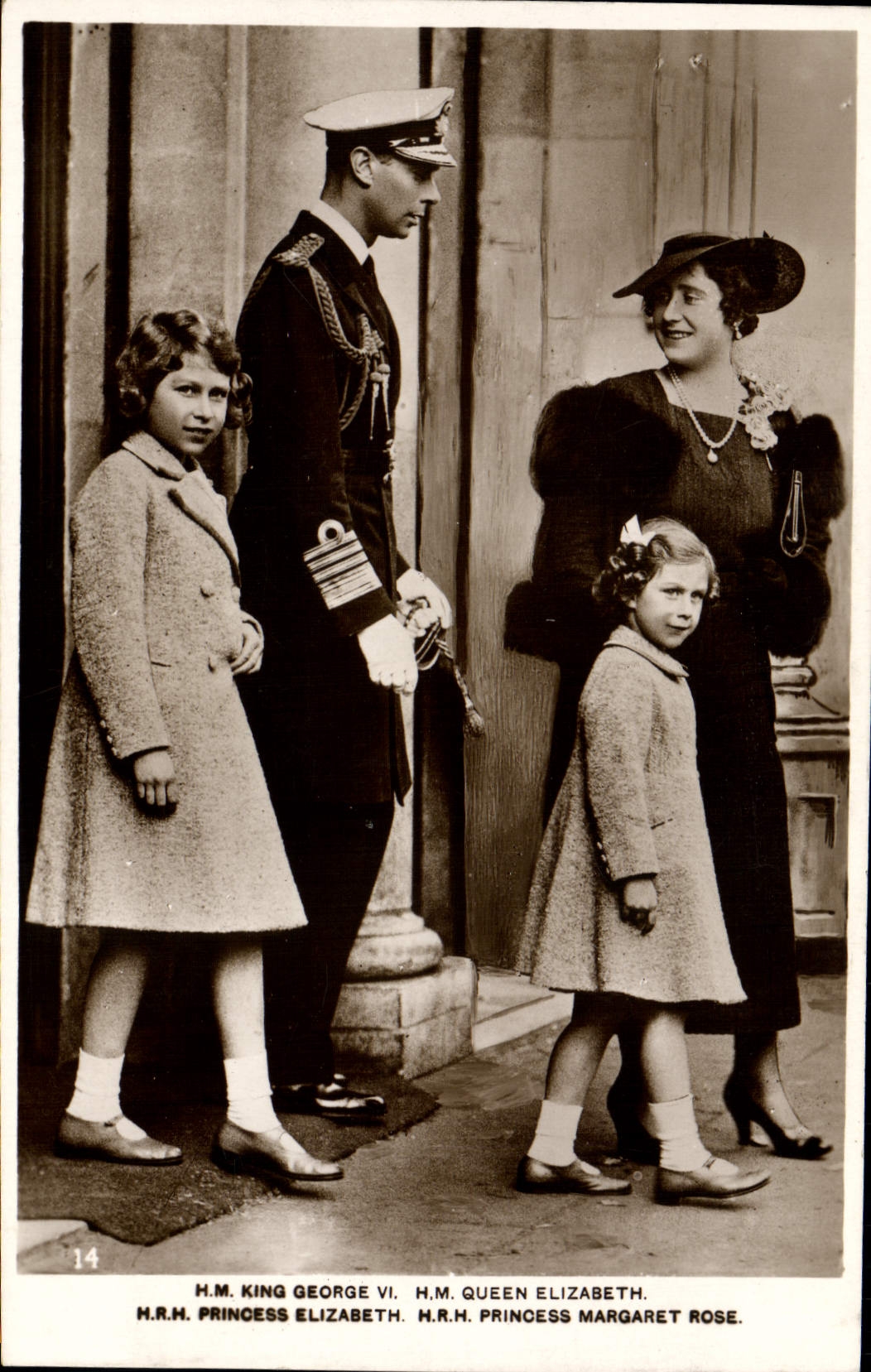 H.M. King George VI et H.M. Queen Elizabeth avec leurs filles — Excel Series