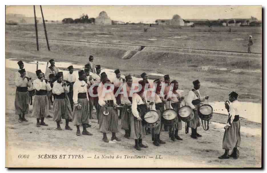 CPA Militaria La Nouba des Tirailleurs 