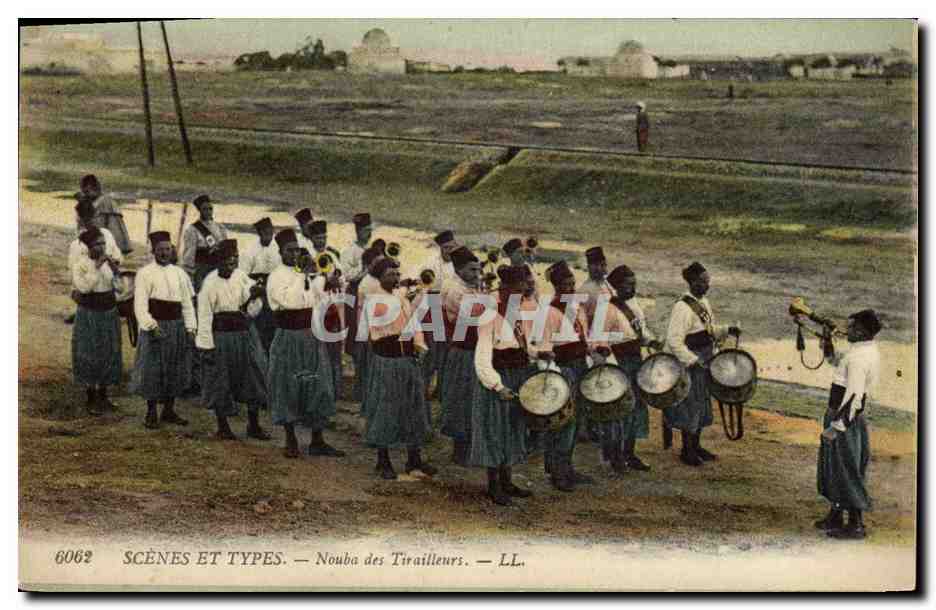 CPA Militaria Nouba des Tirailleurs 