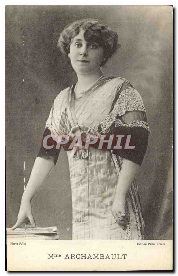 CPA Mme Archambault 