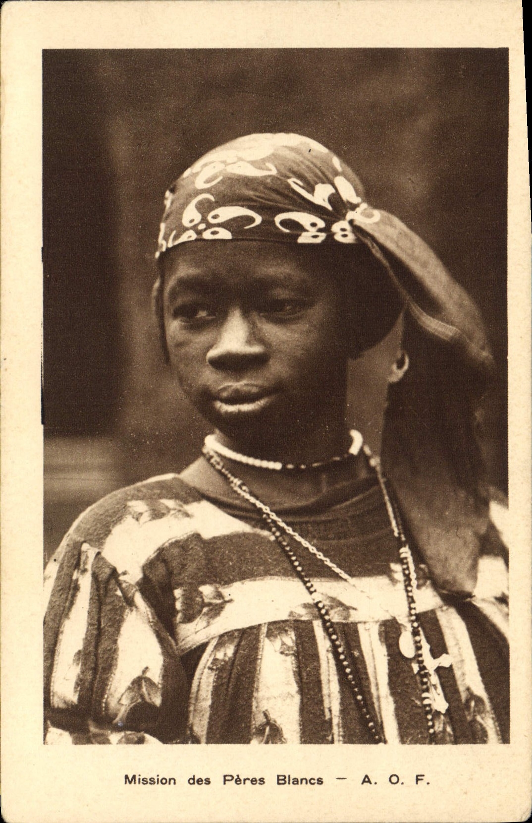 CPA Negre Mission des Peres Blancs rue Friant Paris 