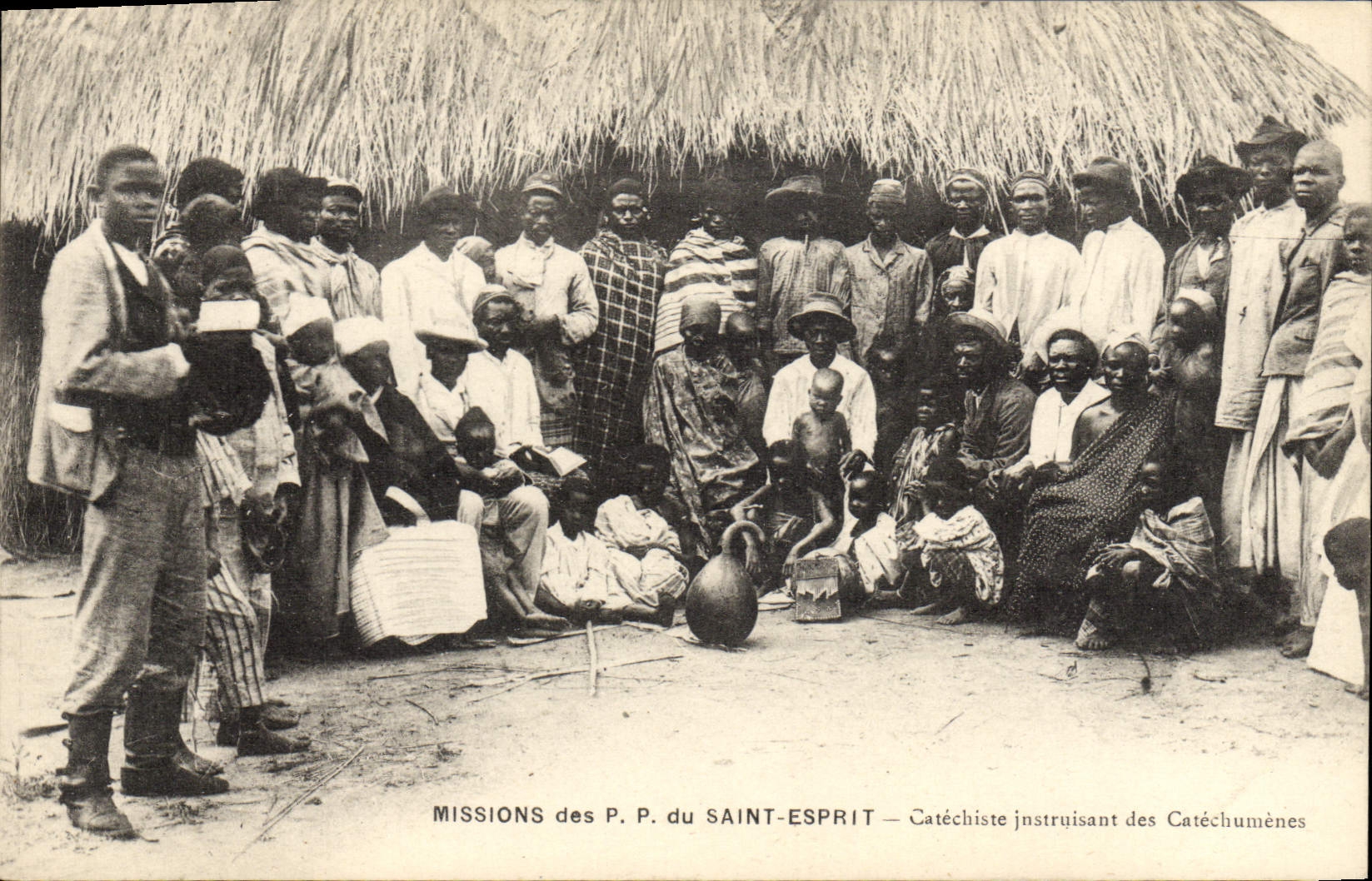 CPA Missions des PP du Saint Esprit Catechiste instruisant des catechumenes 