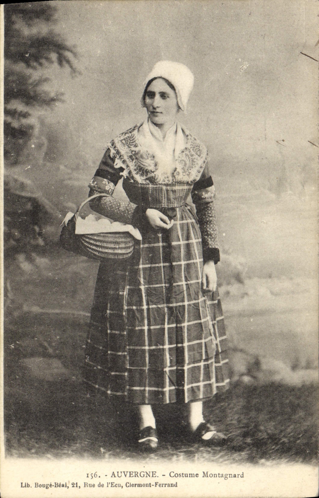 CPA Folklore Auvergne Costume Montagnard 