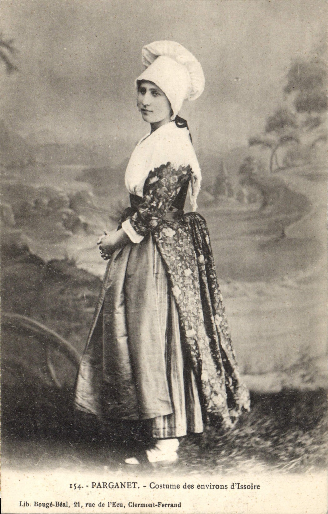 CPA Folklore Parganet Costume des environs d'Issoire 