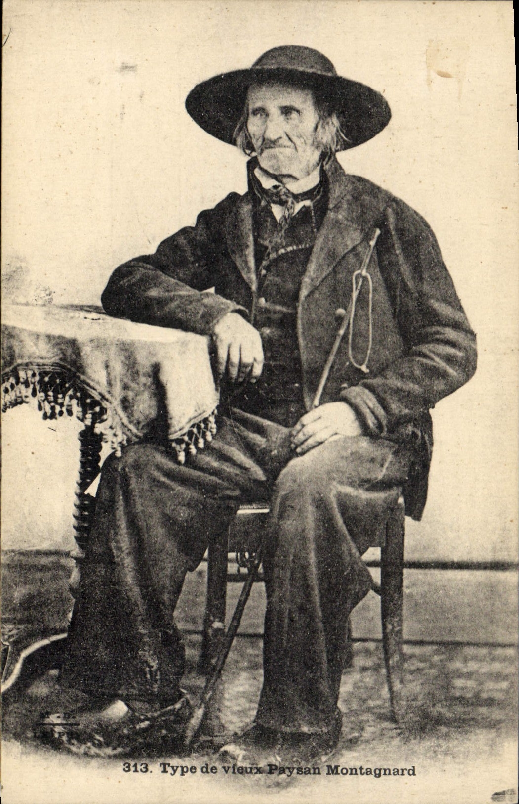 CPA Folklore Type de vieux paysan montagnard 